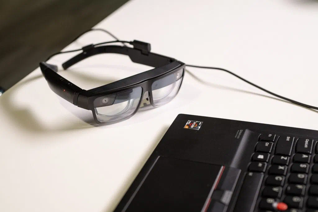 AR Glasses for Enterprises from Lenova